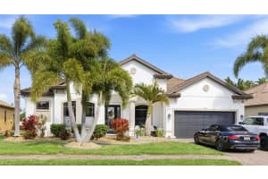 8051 36TH STREET CIRCLE, SARASOTA, FL 34243 - MLS#MFRA4683019