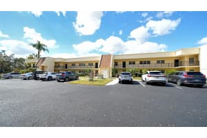 7880 PALM AIRE LANE, SARASOTA, FL 34243 - MLS#MFRA4683042