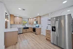 2770 WOOD STREET, SARASOTA, FL 34237 - MLS#MFRA4683062