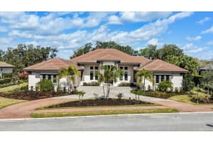 3927 Founders Club Dr, SARASOTA