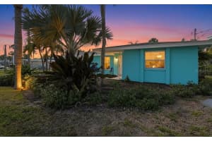 204 84TH STREET, HOLMES BEACH, FL 34217 - MLS#MFRA4683132