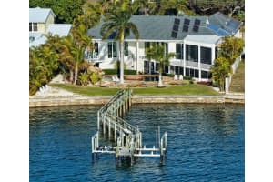 324 BAYSHORE DRIVE, OSPREY, FL 34229 - MLS#MFRA4683138