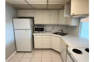 2760 COCONUT BAY LANE, SARASOTA, FL 34237 - MLS#MFRA4683304