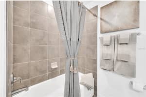 18114 GAWTHROP DRIVE, LAKEWOOD RANCH, FL 34211 - MLS#MFRA4683354