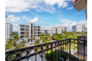 205 GOLDEN GATE POINT, SARASOTA, FL 34236 - MLS#MFRA4683357