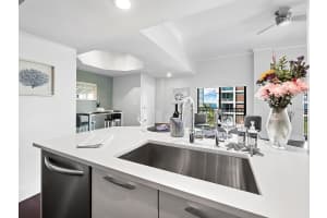 205 GOLDEN GATE POINT, SARASOTA, FL 34236 - MLS#MFRA4683357