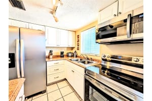 2535 FLAMINGO BOULEVARD, BRADENTON, FL 34207 - MLS#MFRA4683453