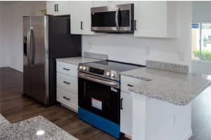 1355 KIRKWOOD LANE, SARASOTA, FL 34232 - MLS#MFRA4683509