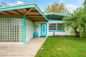 2225 VALENCIA DRIVE, SARASOTA, FL 34239 - MLS#MFRA4683513