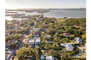 1704 WISCONSIN LANE, SARASOTA, FL 34239 - MLS#MFRA4683524