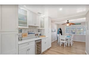 1019 BEACH MANOR CENTER, VENICE, FL 34285 - MLS#MFRA4683639