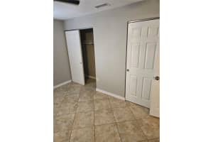 2744 HIDDEN LAKE BOULEVARD, SARASOTA, FL 34237 - MLS#MFRA4683649