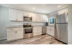 6033 34TH STREET, BRADENTON, FL 34210 - MLS#MFRA4683687