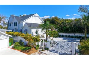 1621 Bay Point Ct, SARASOTA