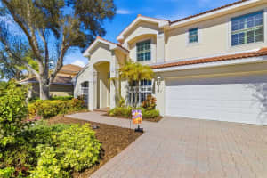 7631 DESERT INN WAY, LAKEWOOD RANCH, FL 34202 - MLS#MFRA4683760