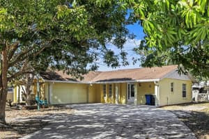 2874 Indianwood Dr, SARASOTA