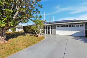 3827 SUGAR LANE, SARASOTA, FL 34235 - MLS#MFRA4683845