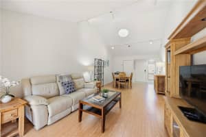 1626 BROOKHOUSE DRIVE, SARASOTA, FL 34231 - MLS#MFRA4683950