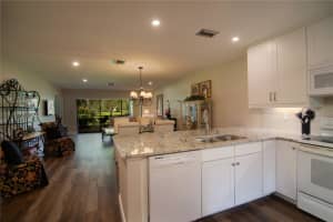 5635 GOLF POINTE DRIVE, SARASOTA, FL 34243 - MLS#MFRA4683974