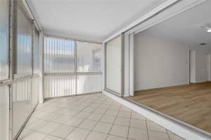 3950 ROXANE BOULEVARD, SARASOTA, FL 34235 - MLS#MFRA4683999