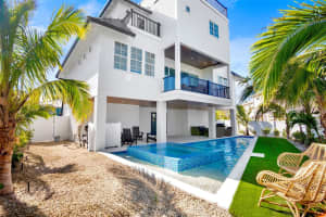 243 HARBOR DRIVE, HOLMES BEACH, FL 34217 - MLS#MFRA4684027