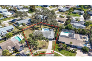 6617 GLADES WAY, SARASOTA, FL 34231 - MLS#MFRA4684039
