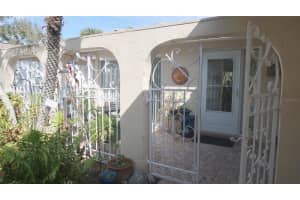 5223 VILLA MAJORCA COURT, SARASOTA, FL 34235 - MLS#MFRA4684140