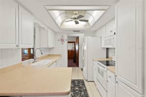 2804 W 27TH AVE DR, BRADENTON, FL 34205 - MLS#MFRA4684143