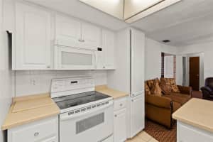 2804 W 27TH AVE DR, BRADENTON, FL 34205 - MLS#MFRA4684143