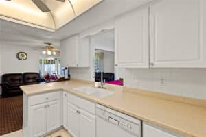 2804 W 27TH AVE DR, BRADENTON, FL 34205 - MLS#MFRA4684143