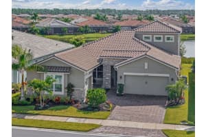 20380 Symphony Pl, VENICE