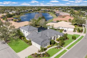 8009 ROYAL BIRKDALE CIRCLE, LAKEWOOD RANCH, FL 34202 - MLS#MFRA4684235