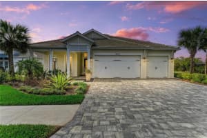 8048 Waterbend Trl, SARASOTA