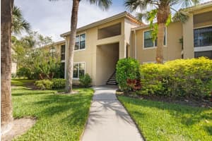 4045 Crockers Lake Blvd #11, SARASOTA