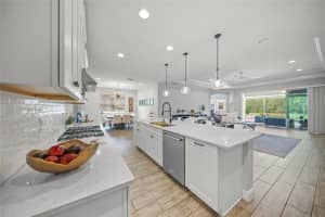 5617 LONG SHORE LOOP, SARASOTA, FL 34238 - MLS#MFRA4684355