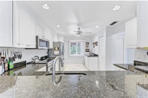 6101 34TH STREET, BRADENTON, FL 34210 - MLS#MFRA4684403