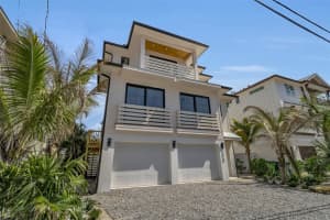 2215 AVENUE C, BRADENTON BEACH, FL 34217 - MLS#MFRA4684407