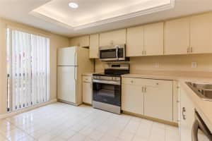 2989 TAYWOOD MEADOW #19, SARASOTA, FL 34235 - MLS#MFRA4684414