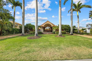 1749 Sandalwood Dr, SARASOTA