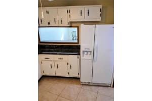 245 CENTER ROAD, VENICE, FL 34285 - MLS#MFRA4684522