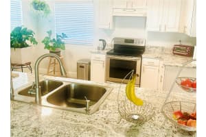 5061 BARRINGTON CIRCLE, SARASOTA, FL 34234 - MLS#MFRA4684564