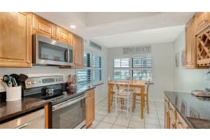 1001 BENJAMIN FRANKLIN DRIVE, SARASOTA, FL 34236 - MLS#MFRA4684597