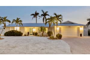 608 Gladstone Ln, HOLMES BEACH