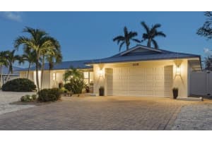 608 GLADSTONE LANE, HOLMES BEACH, FL 34217 - MLS#MFRA4684704