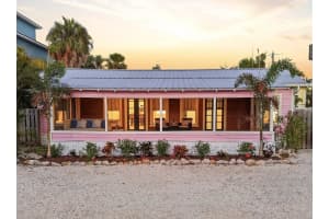 2913 Gulf Dr, HOLMES BEACH