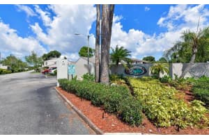 5647 SUMMER SIDE LANE, SARASOTA, FL 34231 - MLS#MFRA4684738