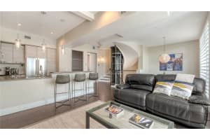 211 COSMOPOLITAN COURT, SARASOTA, FL 34236 - MLS#MFRA4684837