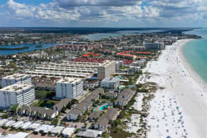 1050 PEPPERTREE LANE, SARASOTA, FL 34242 - MLS#MFRA4684958