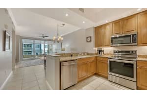 100 CENTRAL AVENUE, SARASOTA, FL 34236 - MLS#MFRA4684971