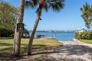 1831 NAUTILUS DRIVE, SARASOTA, FL 34231 - MLS#MFRA4684980